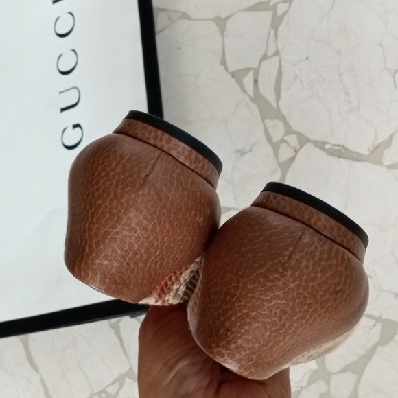 Gucci Round Toe Raffia Leather Horsebit Flats - Picture 12 of 13